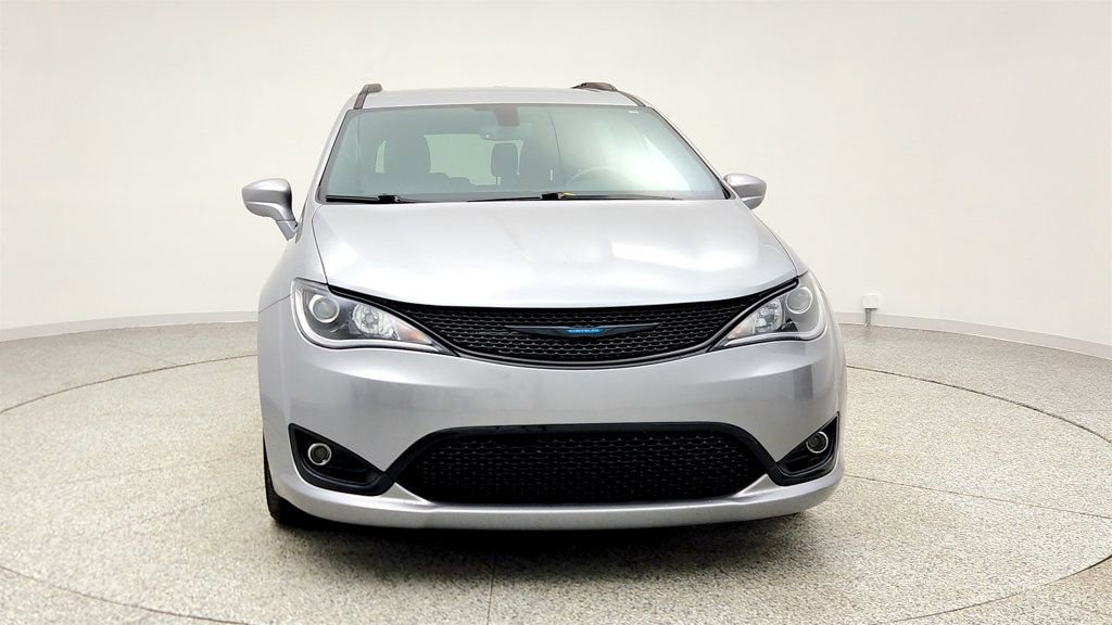 Used 2020 Chrysler Pacifica Touring-L w/ S Appearance Package image 2