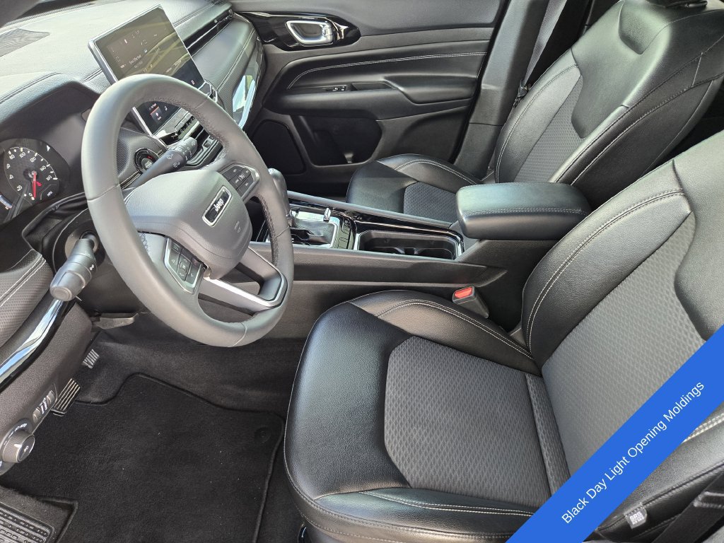 Used 2024 Jeep Compass Latitude w/ Altitude Special Edition AWD/4WD image 16