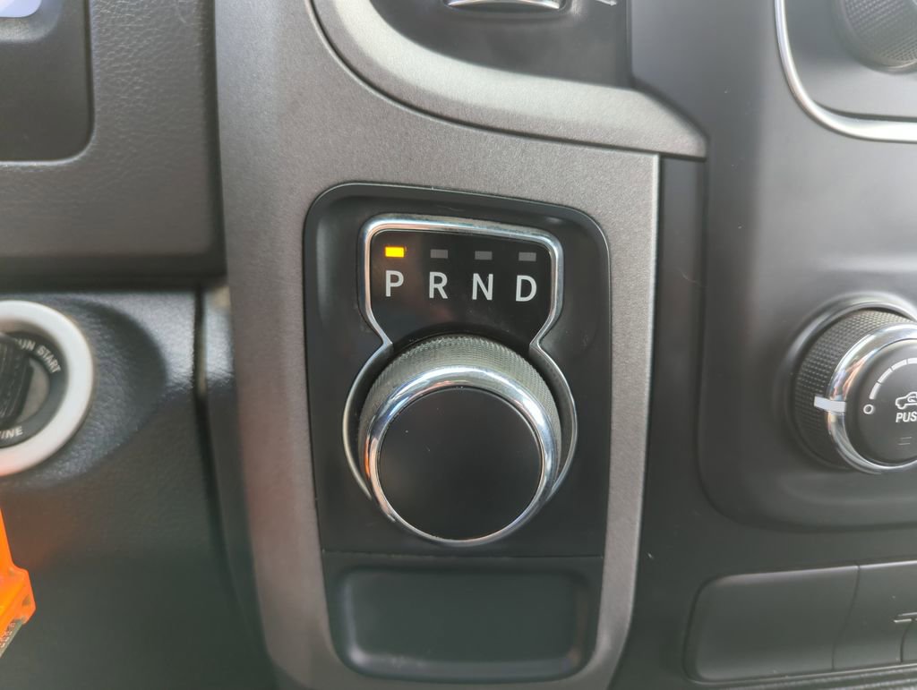 Used 2015 RAM 1500 Express RWD image 23