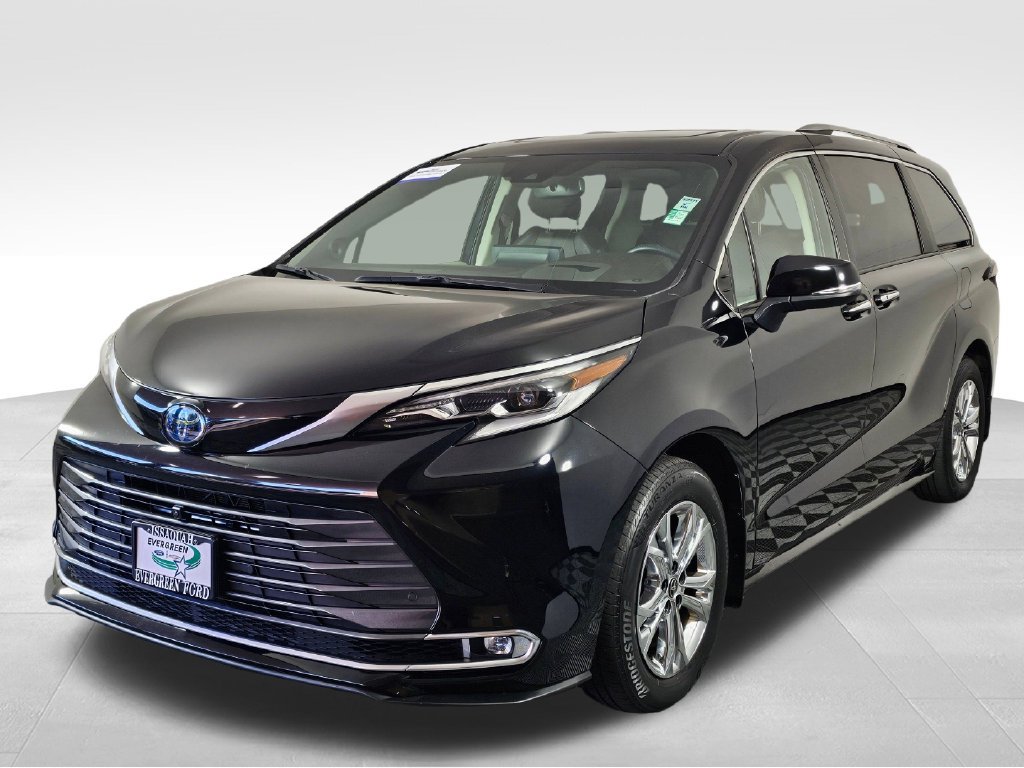 Used 2022 Toyota Sienna Platinum AWD/4WD image 3