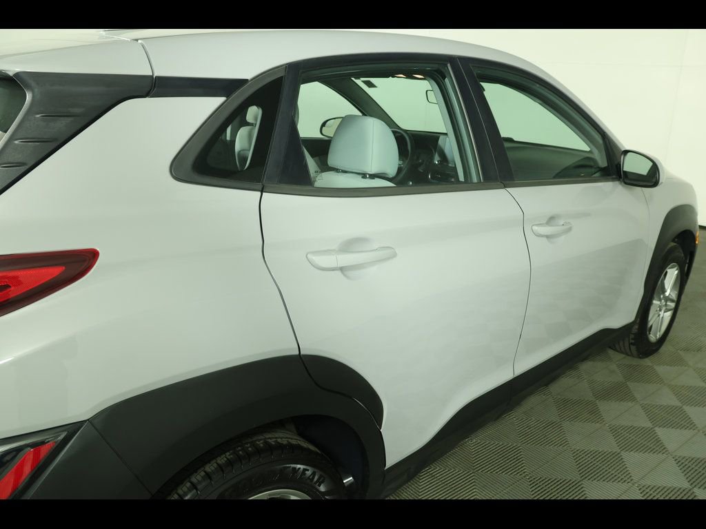Used 2022 Hyundai Kona SE AWD/4WD image 16
