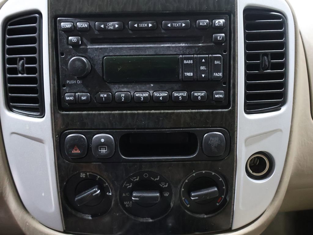 Used 2006 Mercury Mariner Luxury image 25