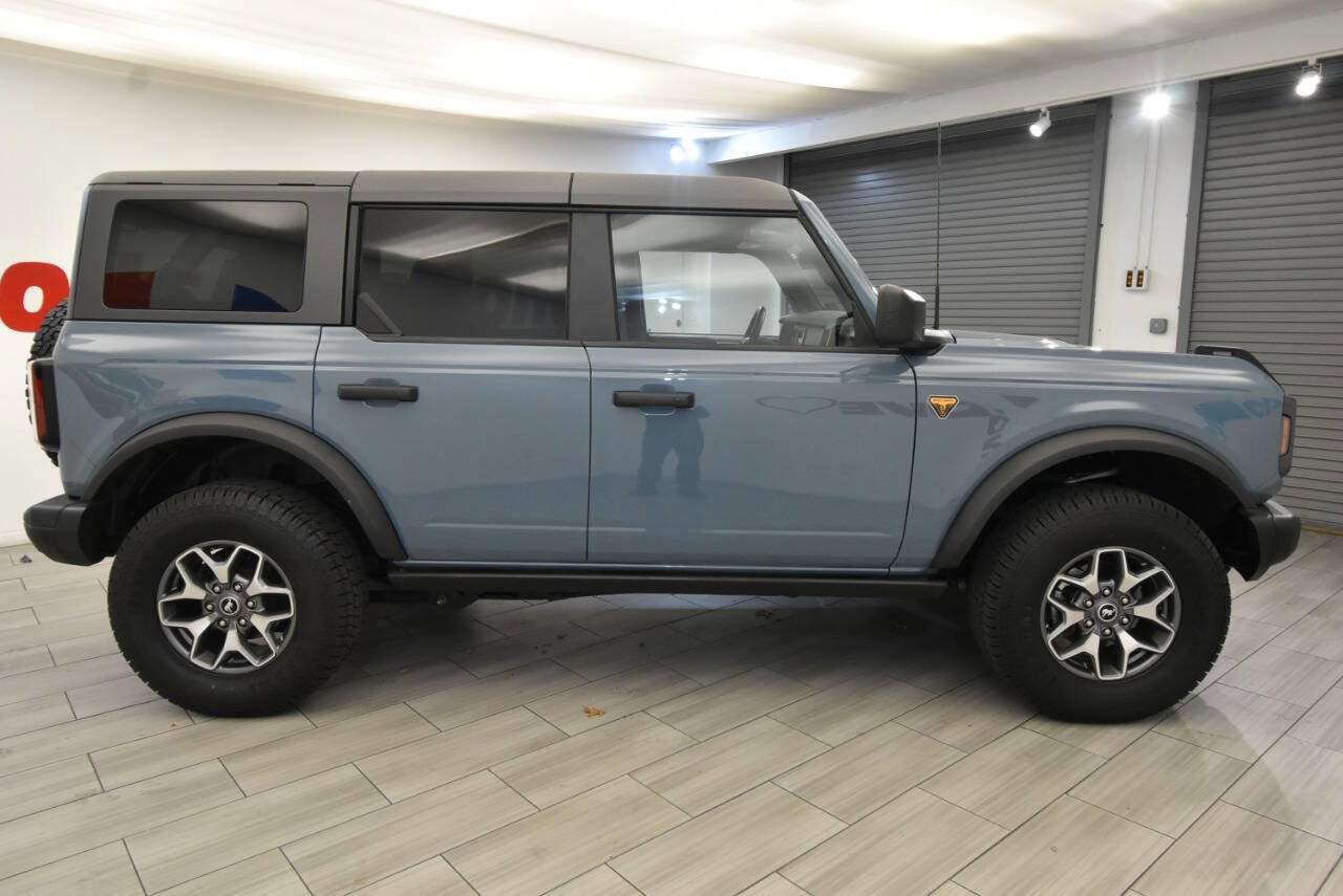 Used 2022 Ford Bronco Badlands image 6