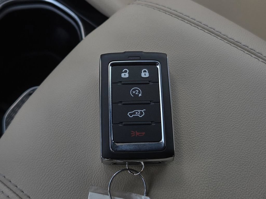 New 2026 Jeep Grand Cherokee Limited w/ Limited Altitude Package RWD image 35