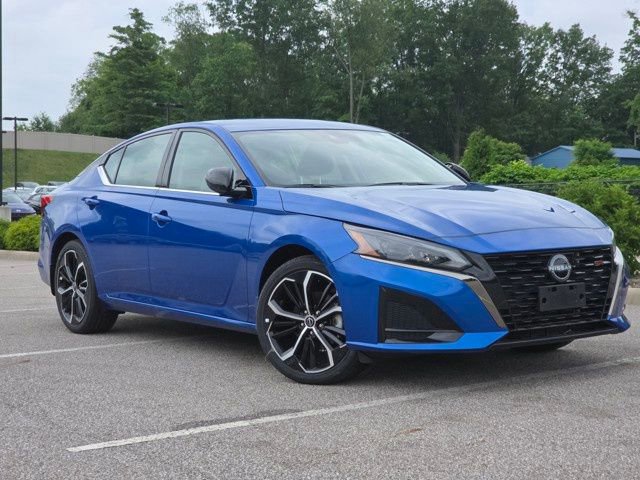 New 2025 Nissan Altima 2.5 SR image 2