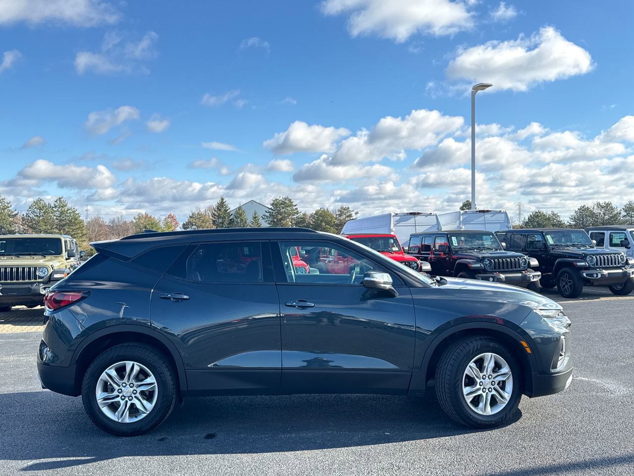 Used 2020 Chevrolet Blazer LT image 2
