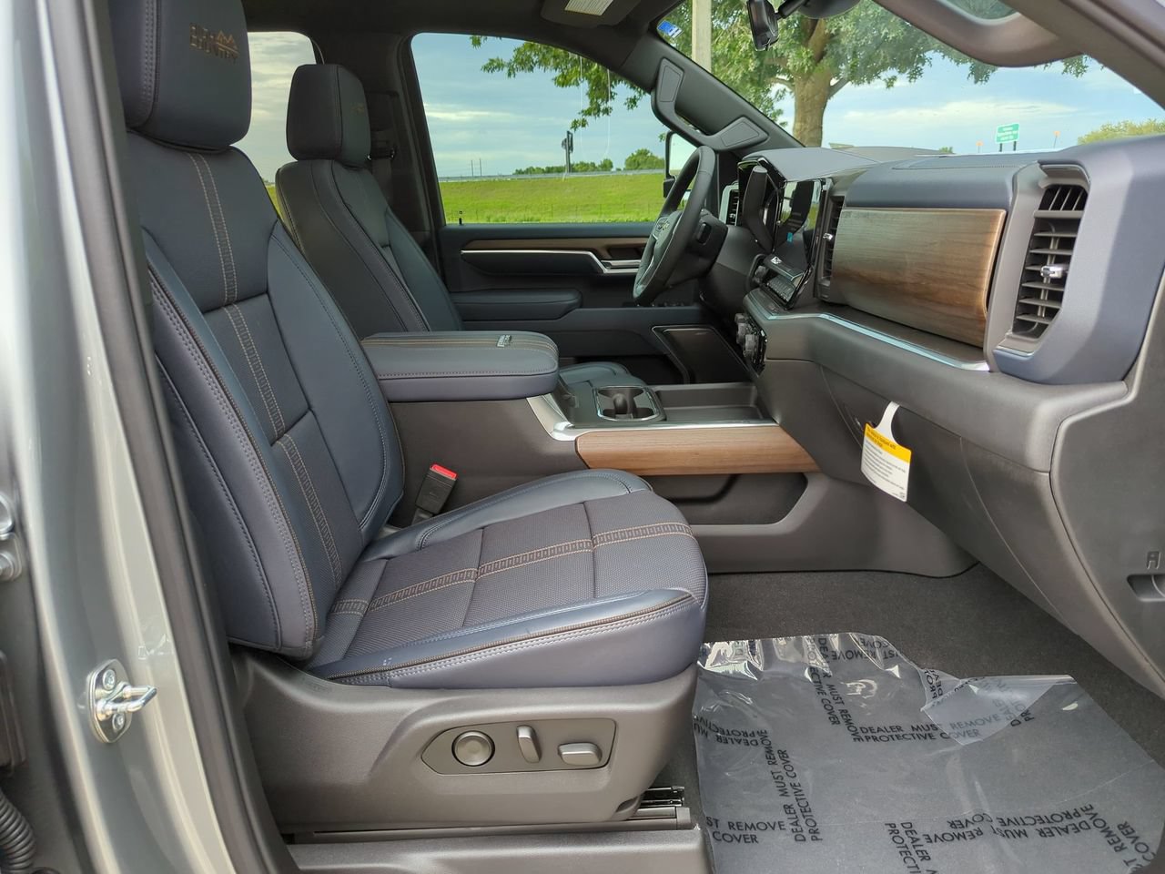 New 2026 Chevrolet Silverado 3500 High Country w/ High Country Premium Package AWD/4WD image 26