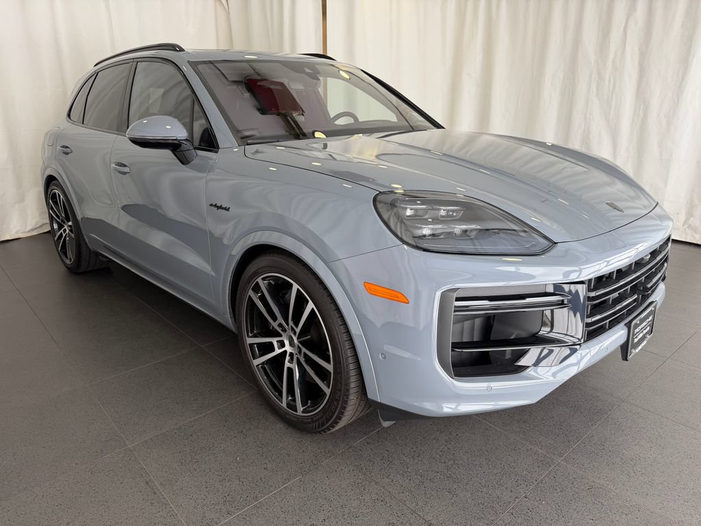 Certified 2025 Porsche Cayenne Turbo AWD/4WD image 7