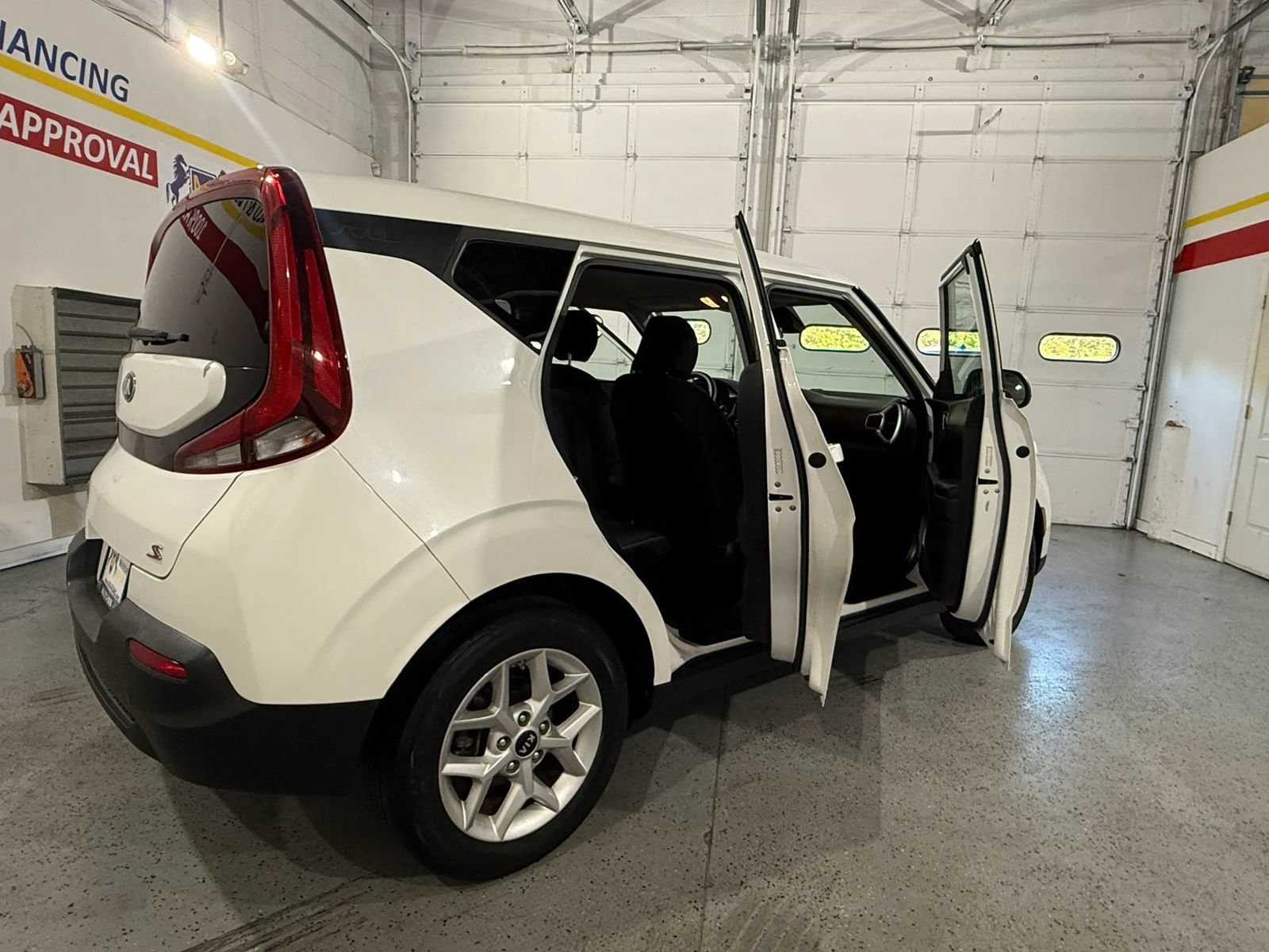 Used 2020 Kia Soul S FWD image 14