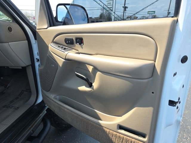 Used 2004 Chevrolet Tahoe Z71 w/ Z71 Preferred Equipment Group AWD/4WD image 30