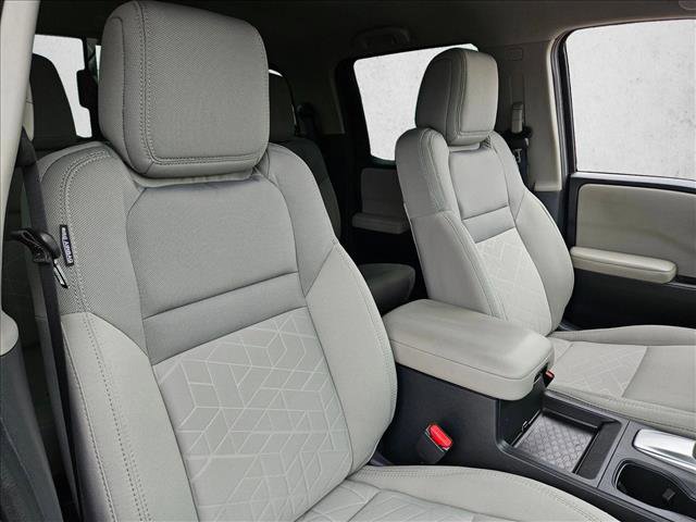 Used 2025 Nissan Frontier SV w/ SV Convenience Package image 16