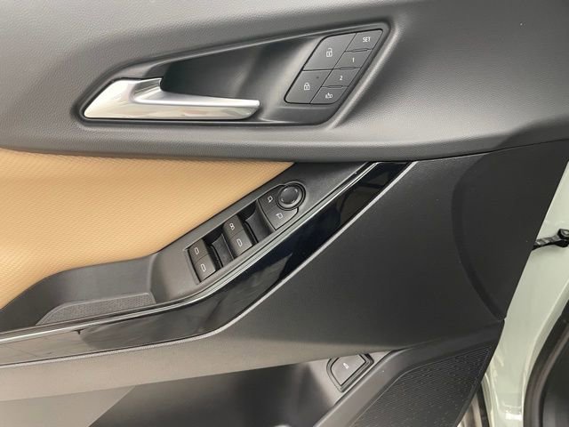 New 2025 Chevrolet Equinox ACTIV w/ Convenience Package III image 10