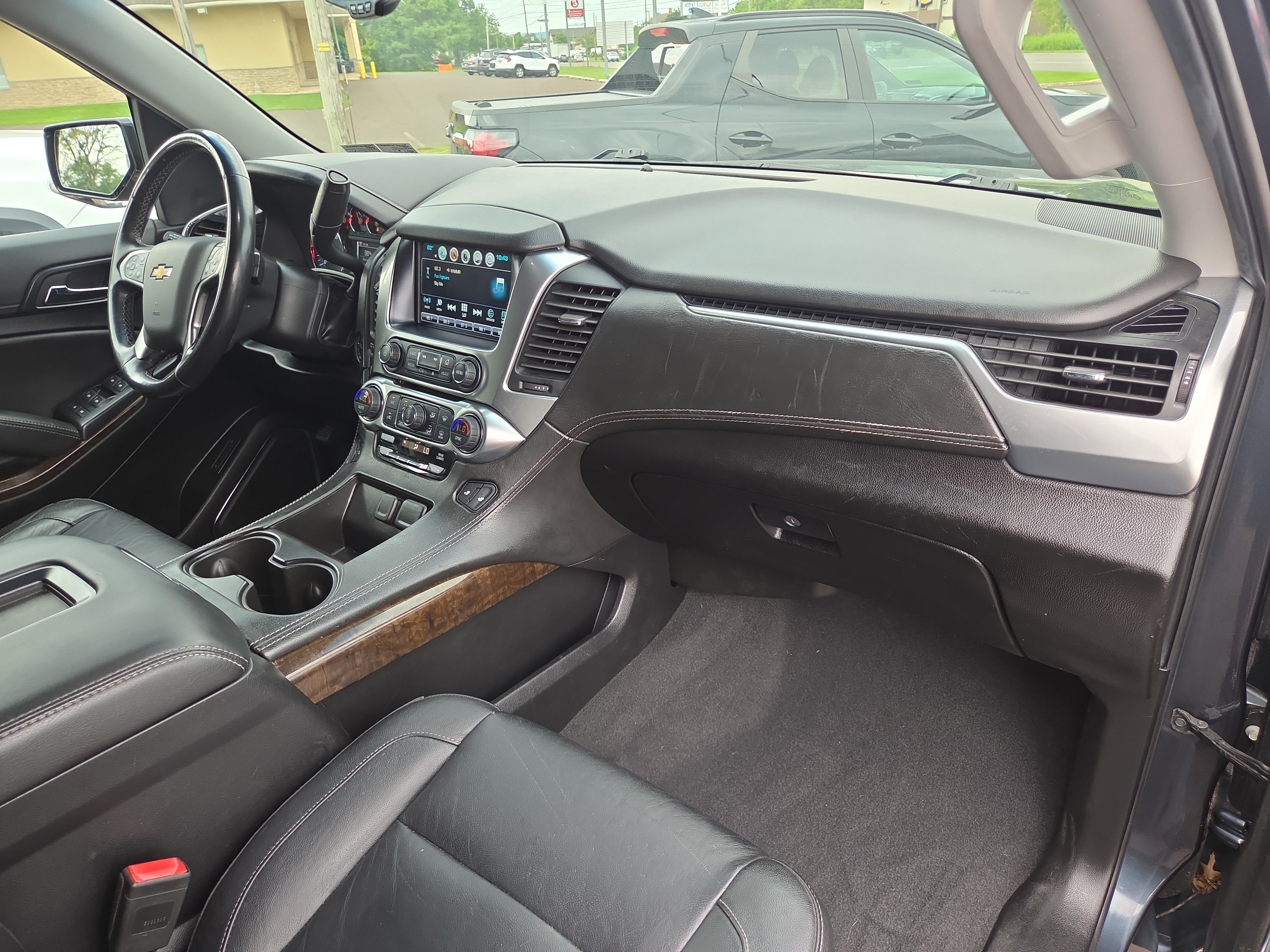 Used 2019 Chevrolet Suburban LT AWD/4WD image 17