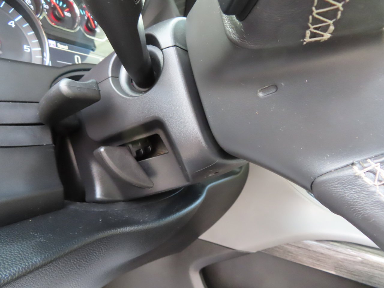 Used 2015 Chevrolet Tahoe LT image 41