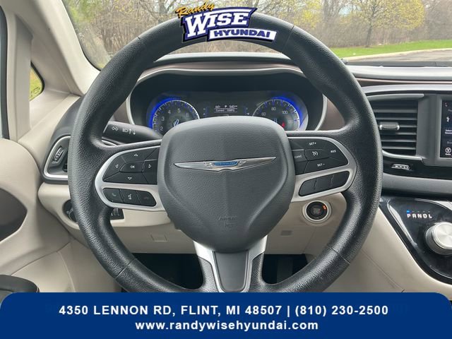 Used 2021 Chrysler Voyager Lxi FWD image 14