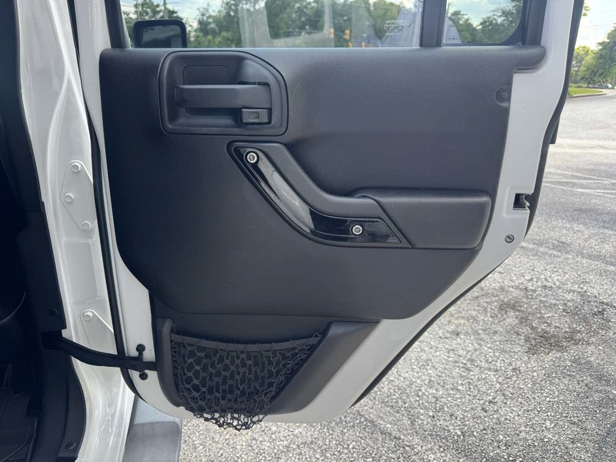 Used 2012 Jeep Wrangler Unlimited Sahara AWD/4WD image 29