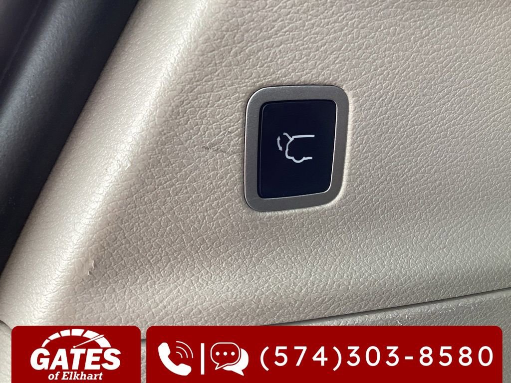 Used 2023 Chrysler Pacifica Touring-L FWD image 10