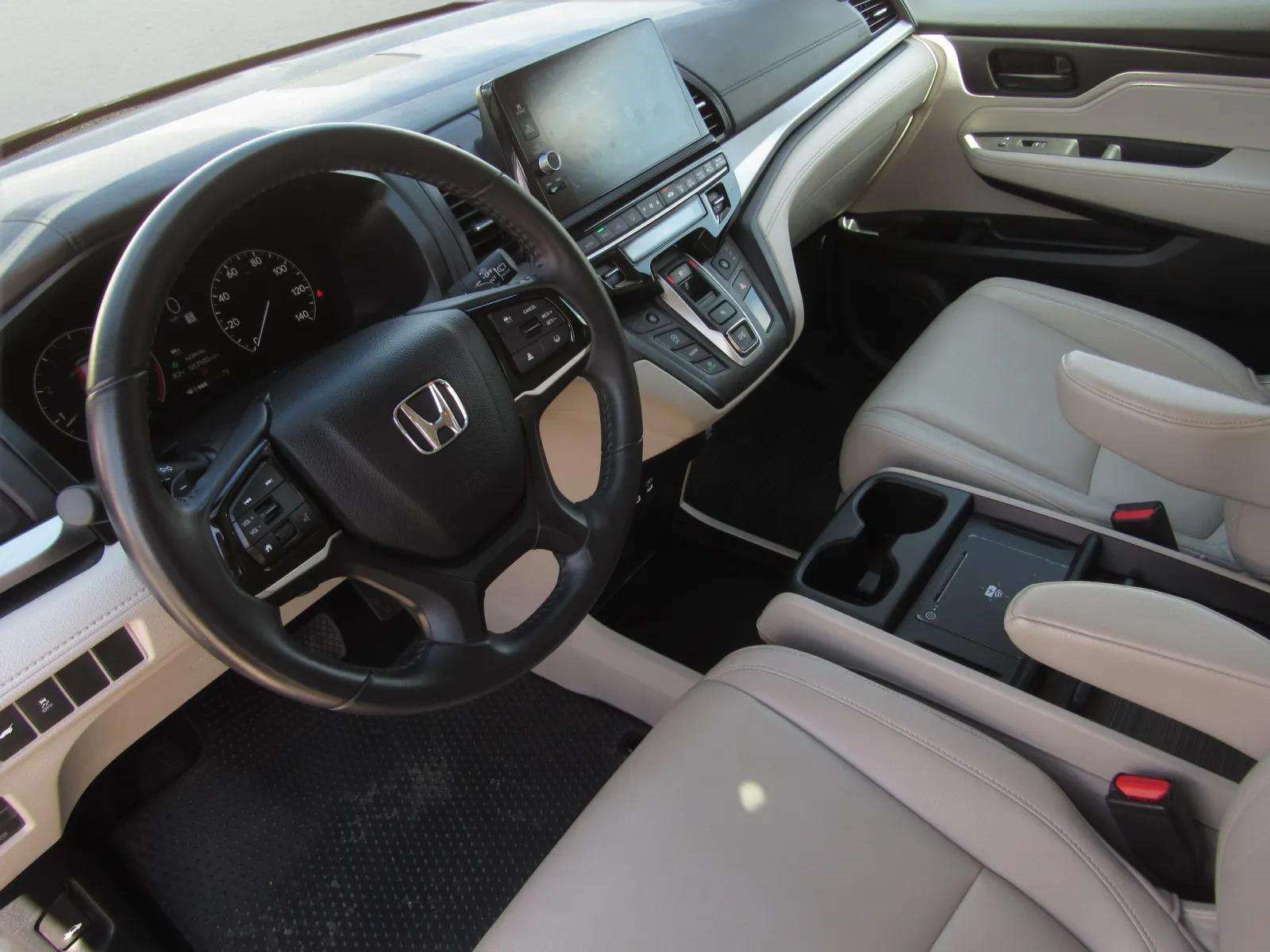 Certified 2025 Honda Odyssey EX-L image 18