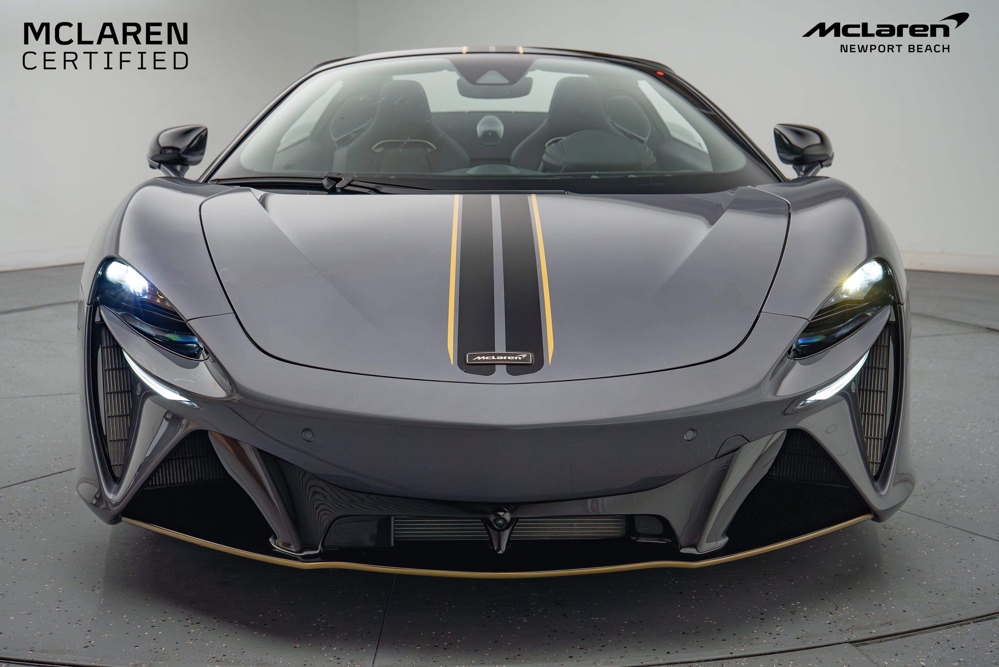 Used 2025 McLaren Artura Spider image 11