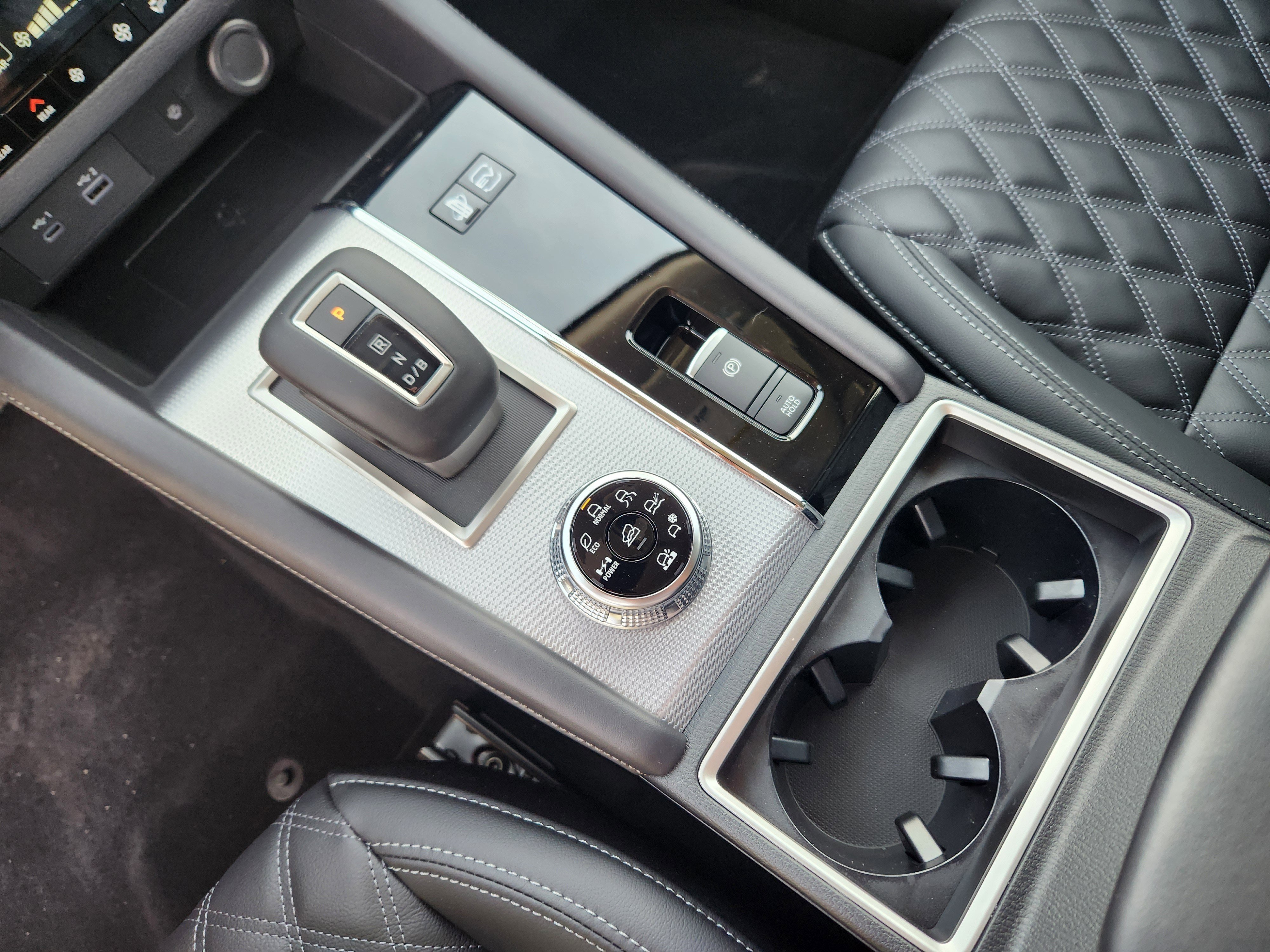 New 2025 Mitsubishi Outlander SEL image 17