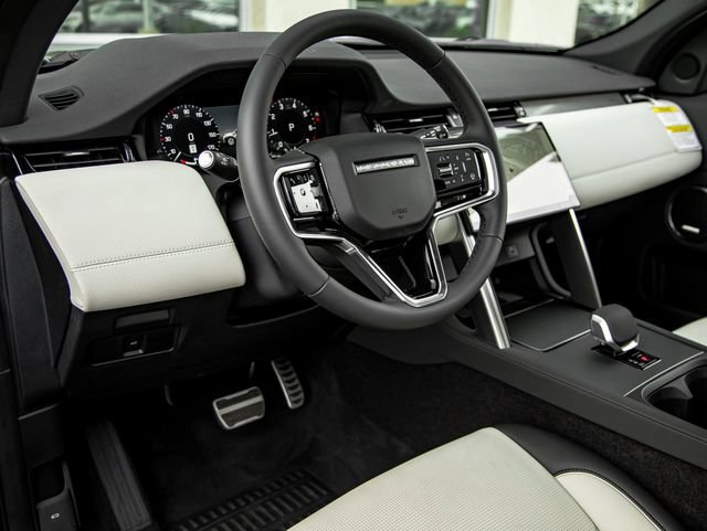New 2026 Land Rover Discovery Sport Landmark AWD/4WD image 17