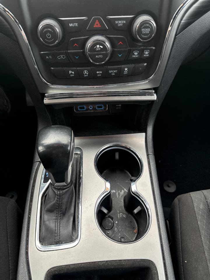 Used 2020 Jeep Grand Cherokee Laredo AWD/4WD image 7