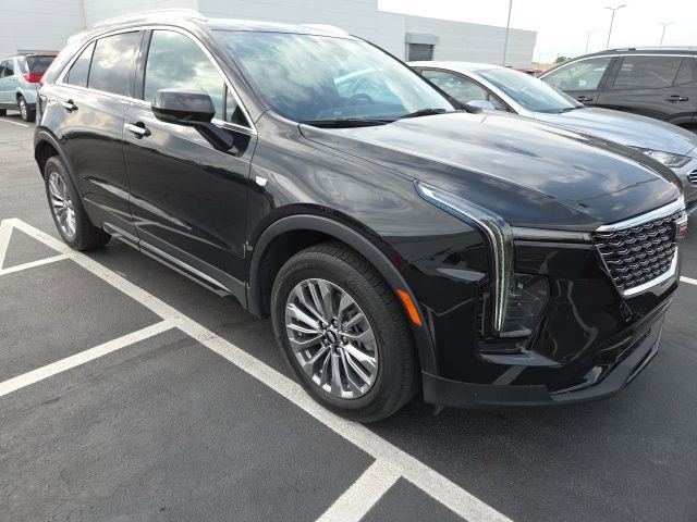 Used 2024 Cadillac XT4 Premium Luxury image 1