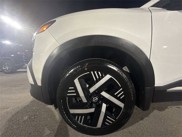Certified 2025 Nissan Kicks SV image 10