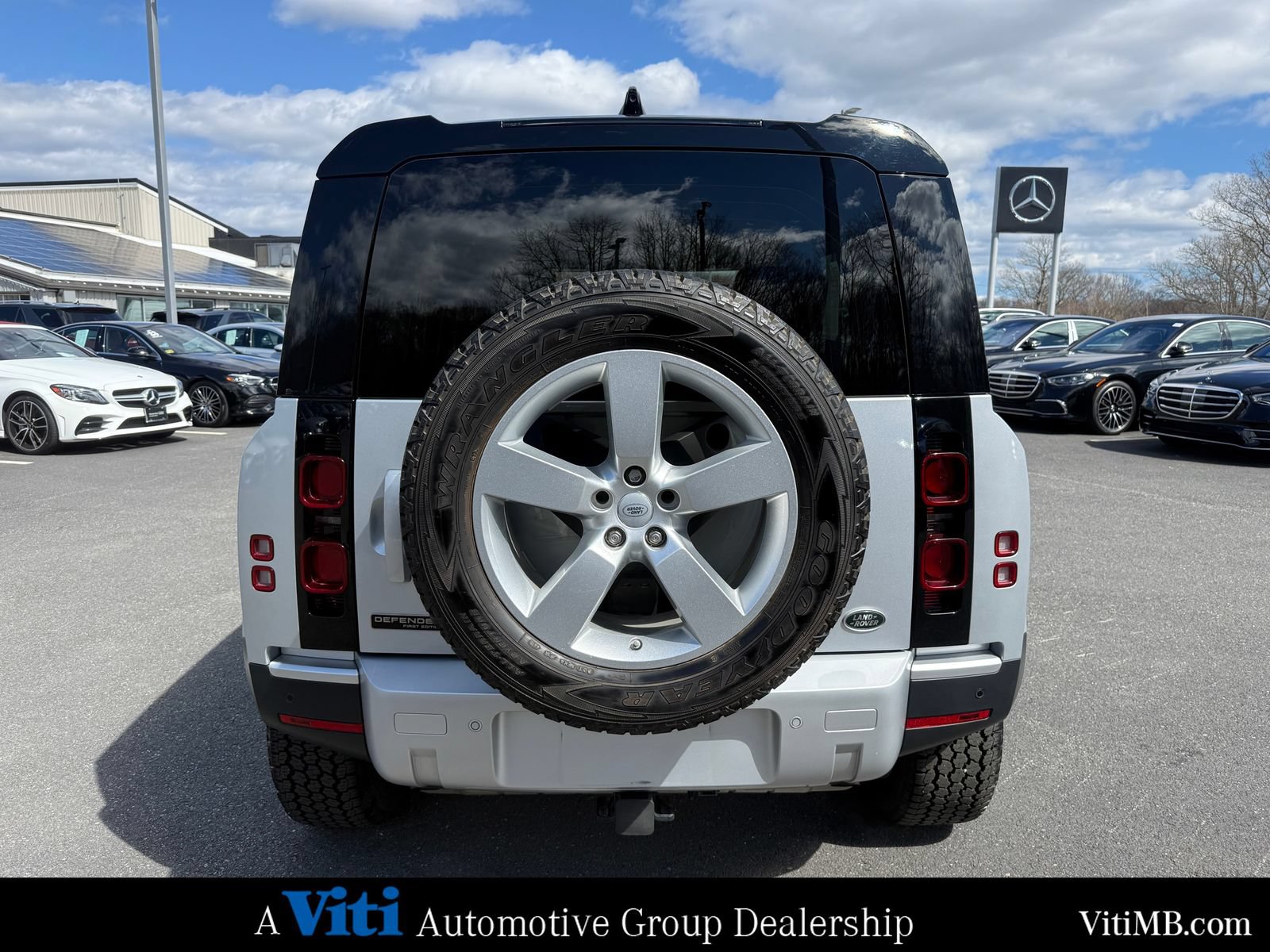 Used 2020 Land Rover Defender 110 First Edition AWD/4WD image 7