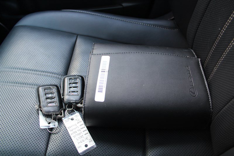 Used 2017 Lexus RX 450h AWD w/ Luxury Package image 16