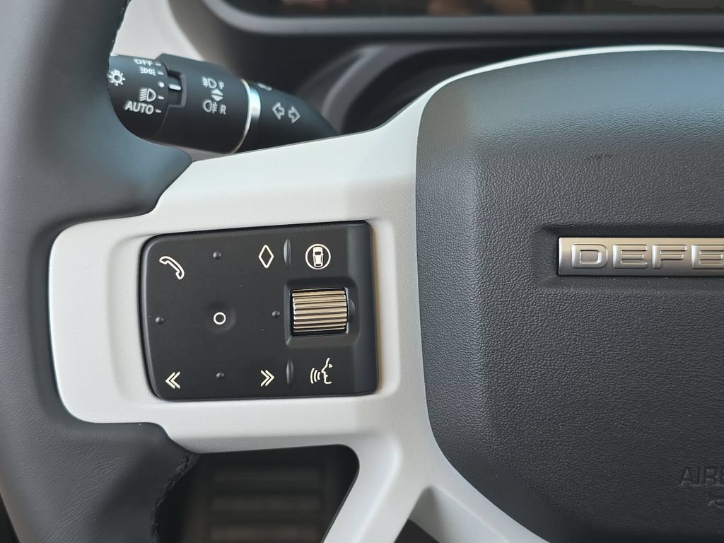 New 2026 Land Rover Defender 110 S AWD/4WD image 17