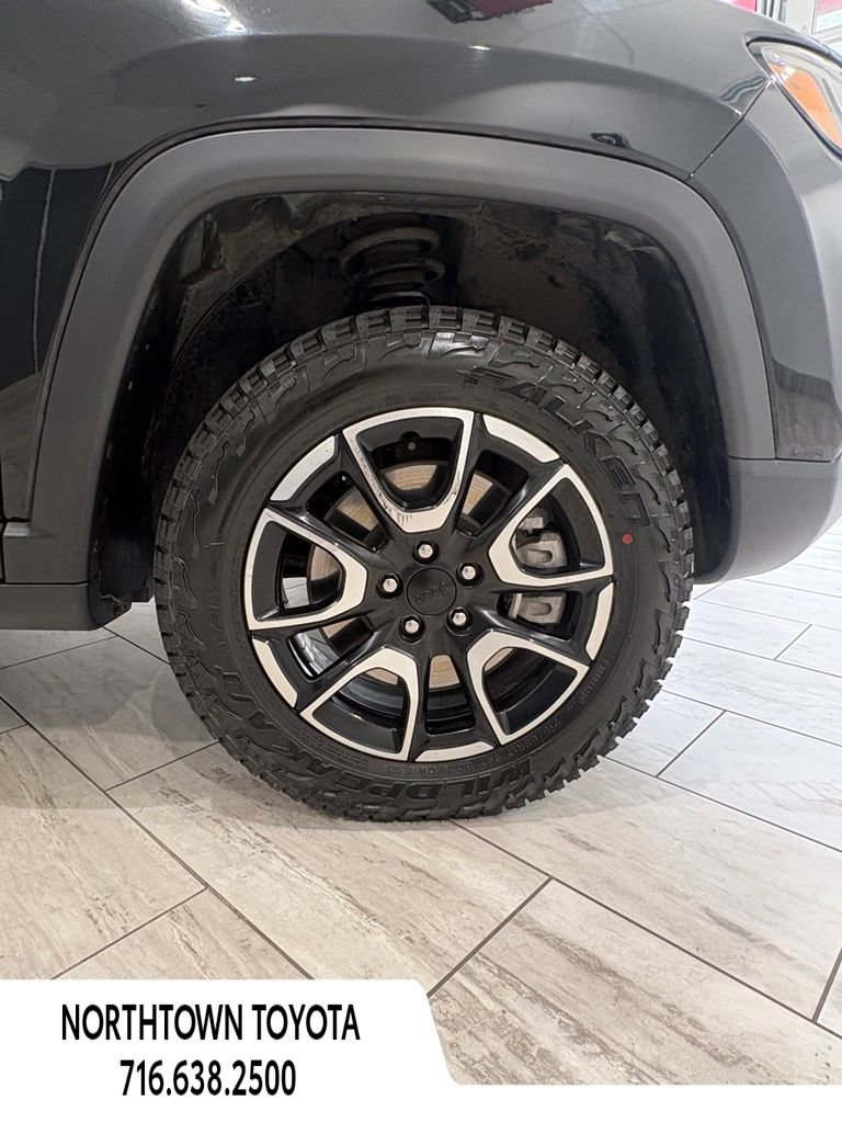 Used 2024 Jeep Compass Trailhawk AWD/4WD image 24