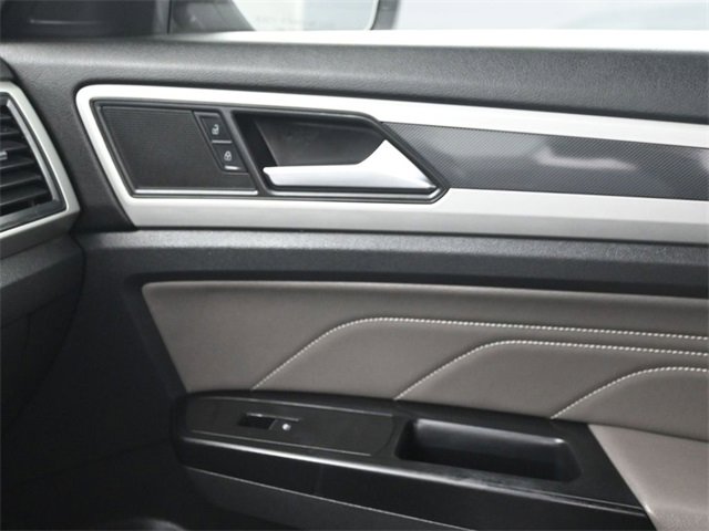 Used 2021 Volkswagen Atlas SE w/ Towing Package image 14