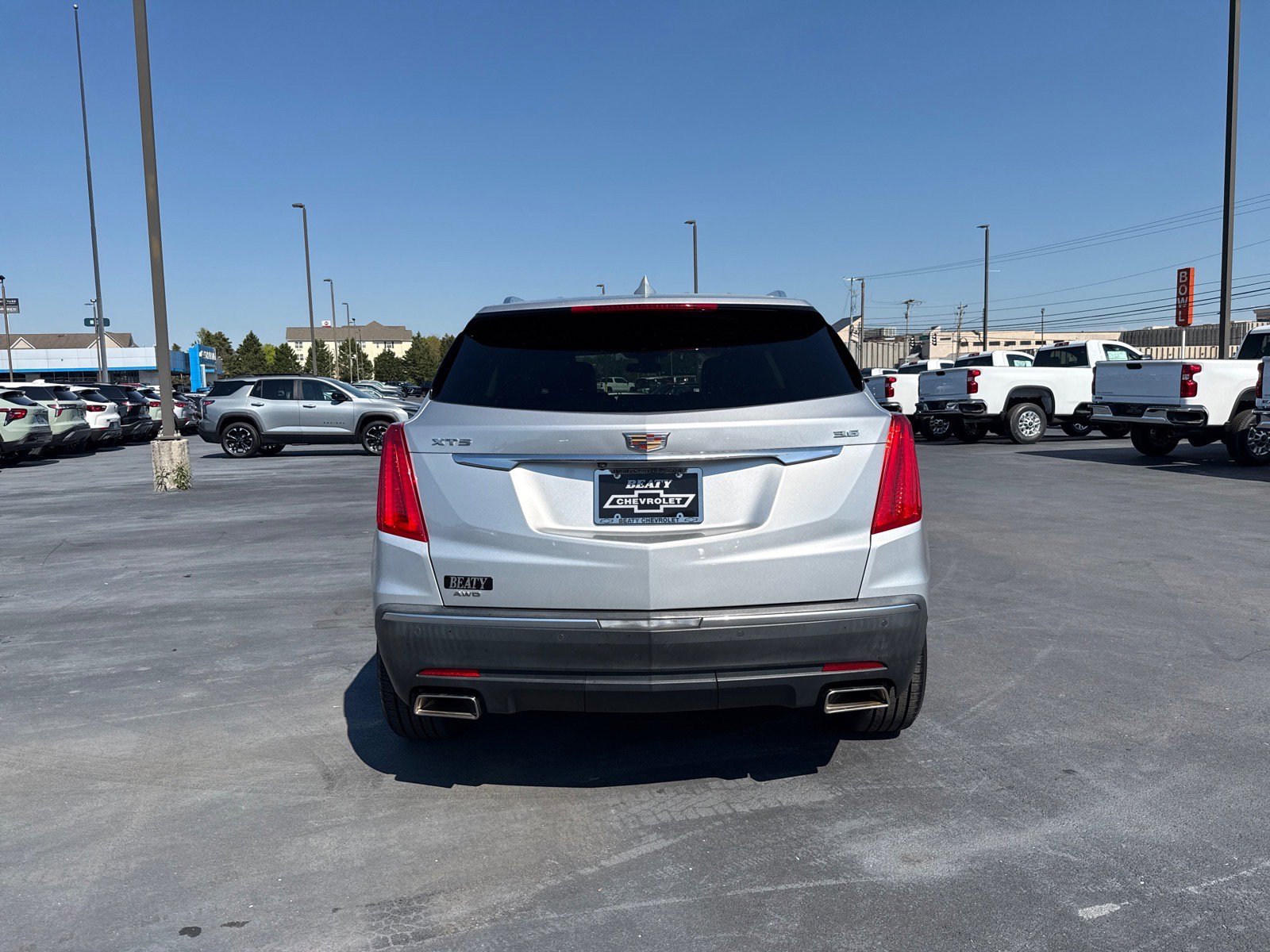 Used 2017 Cadillac XT5 Luxury w/ Driver Awareness Package AWD/4WD image 4