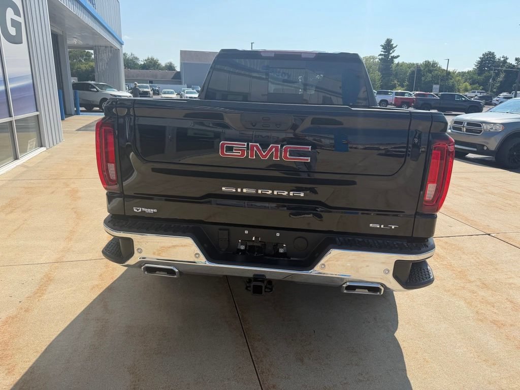 New 2026 GMC Sierra 1500 SLT w/ SLT Premium Package AWD/4WD image 4