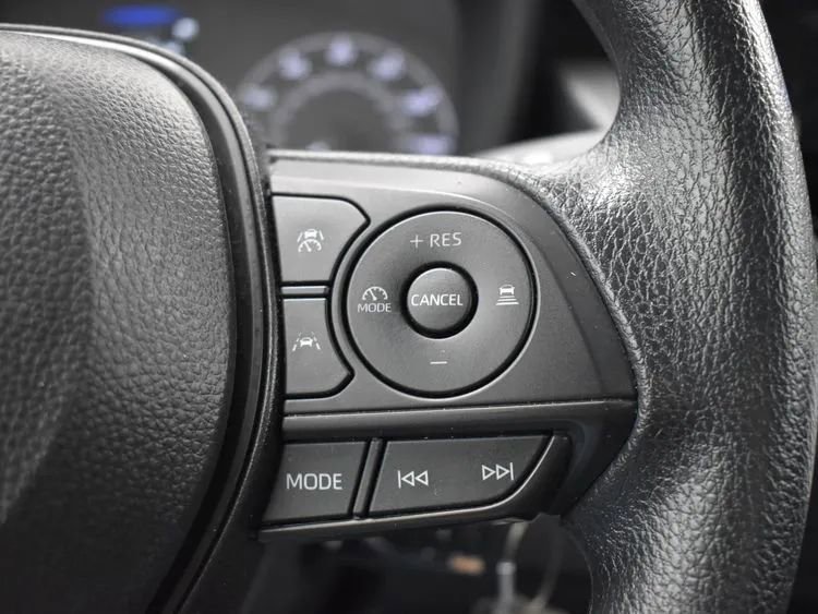 Used 2025 Toyota Corolla LE image 22