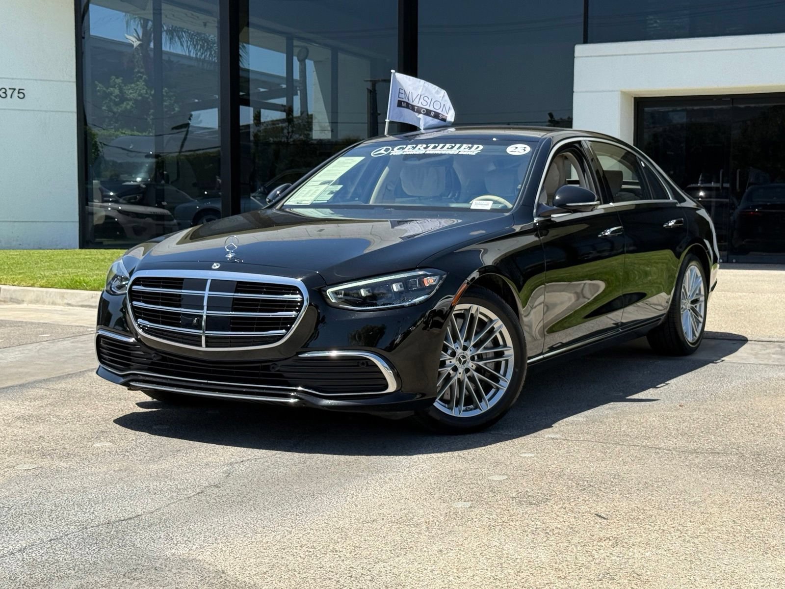 Used 2023 Mercedes-Benz S 580 4MATIC Sedan image 2