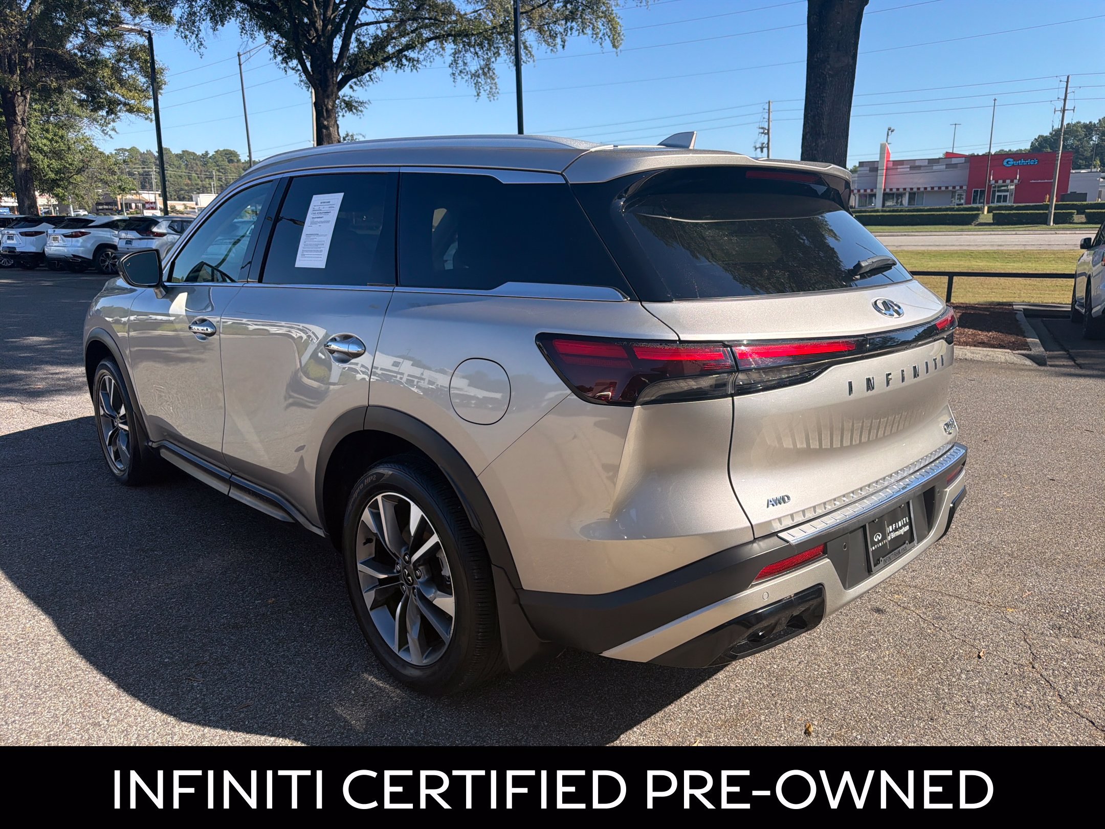 Certified 2023 INFINITI QX60 Luxe w/ Cargo Package AWD/4WD image 9