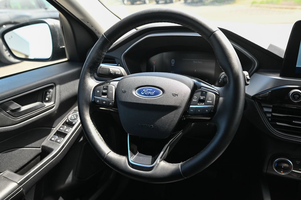 Certified 2025 Ford Escape Active w/ Cold Weather Package AWD/4WD image 31