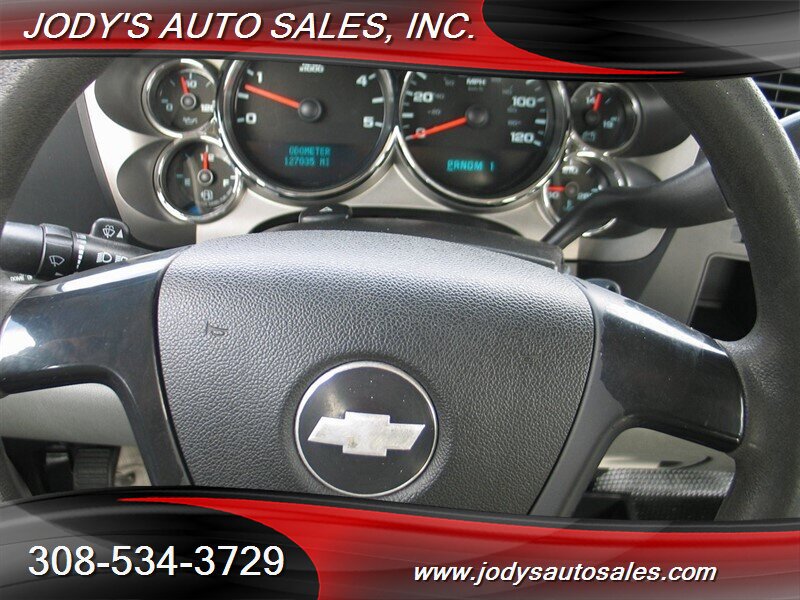 Used 2008 Chevrolet Silverado 3500 W/T AWD/4WD image 10