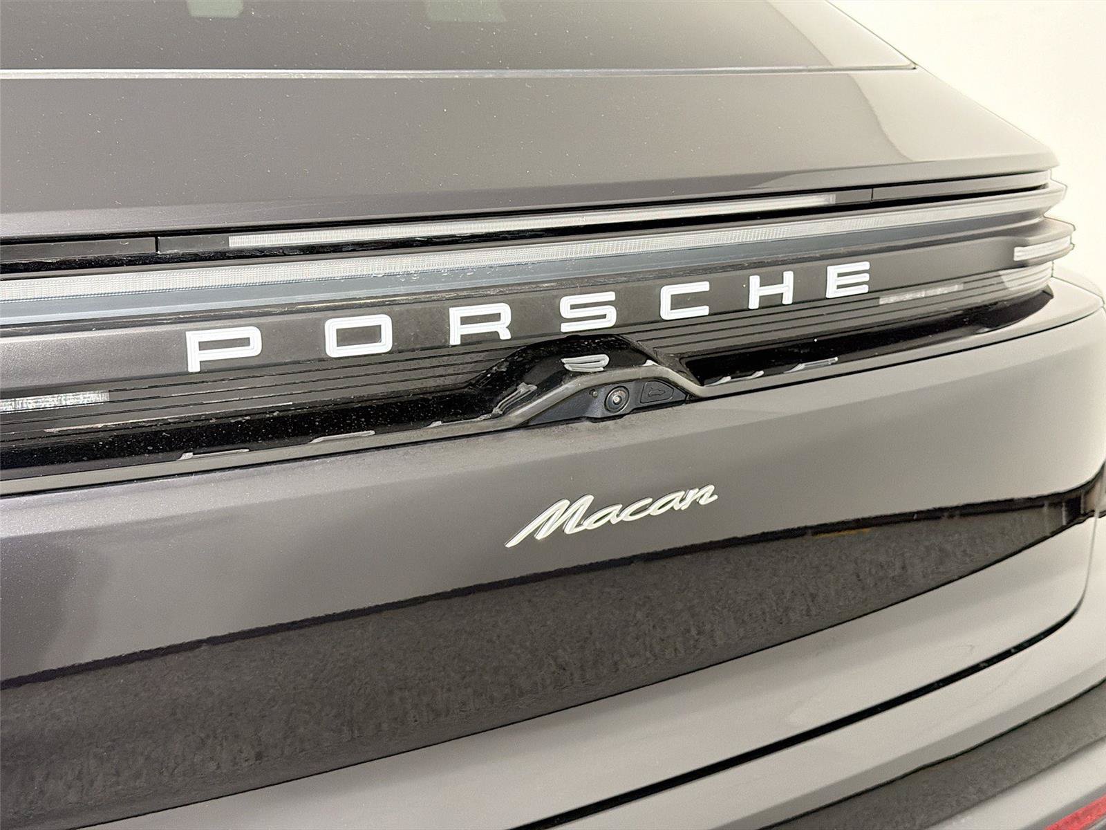 Certified 2026 Porsche Macan 4 Electric RWD image 17
