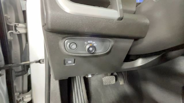 Used 2022 GMC Terrain SLE w/ Driver Convenience Package FWD image 19