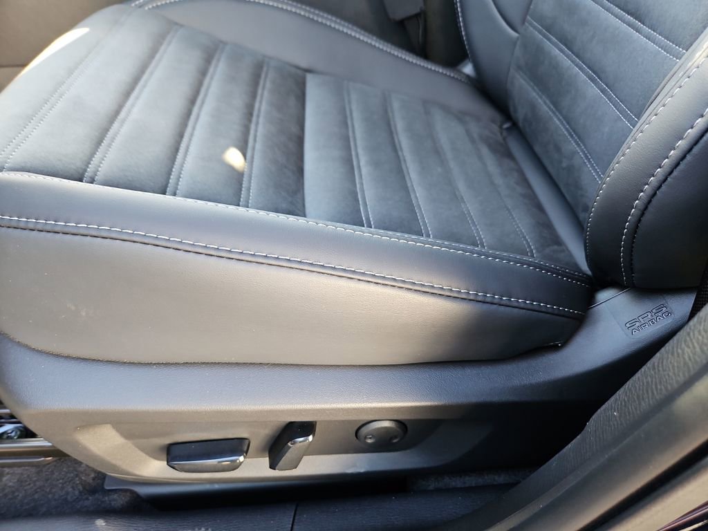 New 2026 Mitsubishi Outlander SE image 24