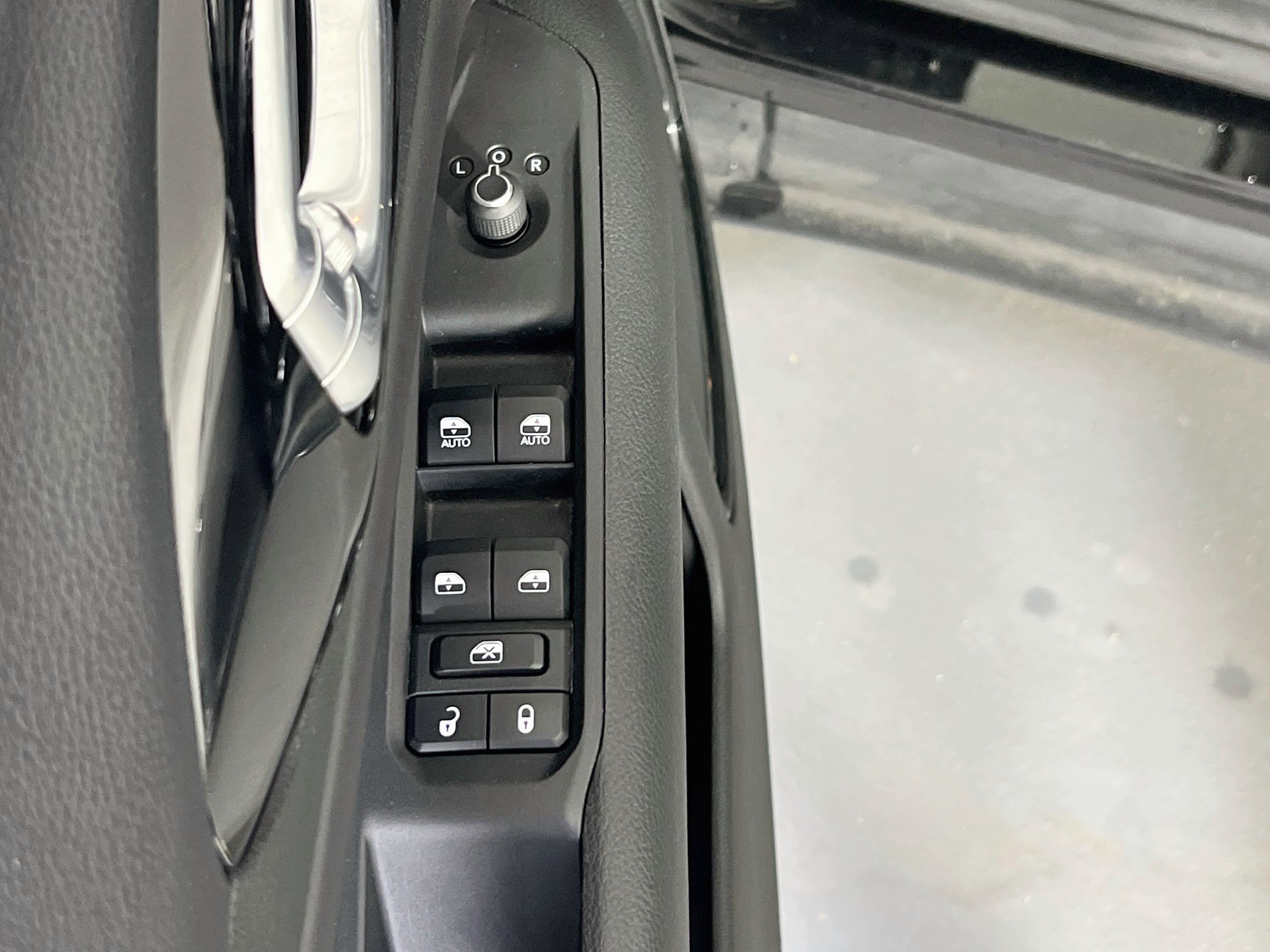 Used 2022 Jeep Compass Trailhawk AWD/4WD image 17
