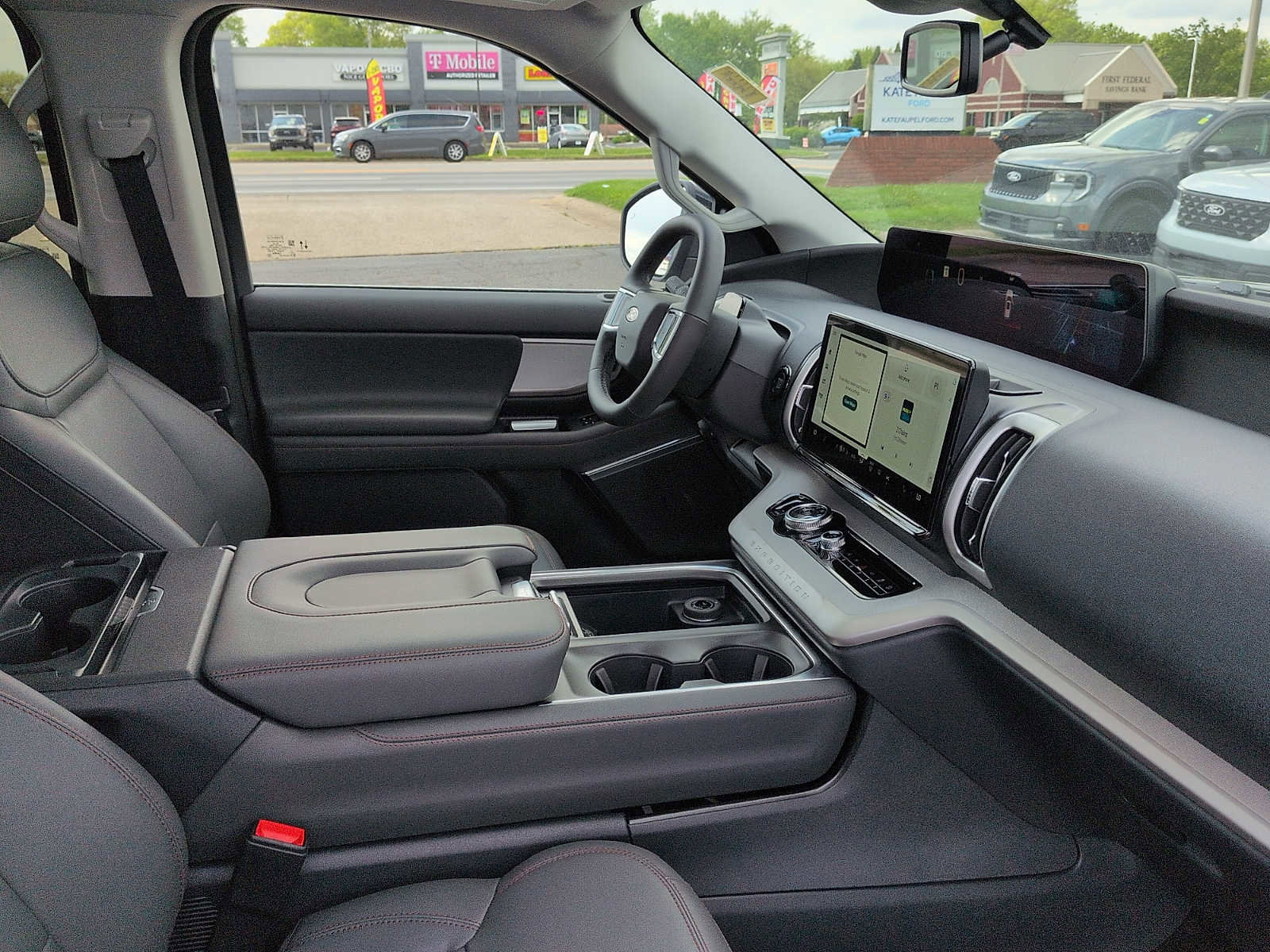 New 2025 Ford Expedition Active AWD/4WD image 10