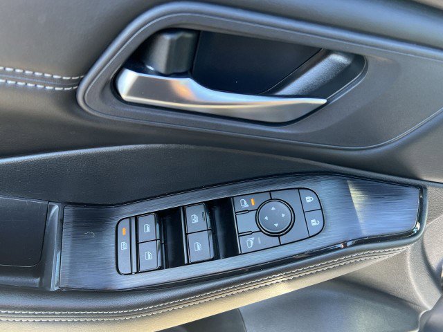 Used 2023 Nissan Rogue SV w/ SV Premium B Package image 23