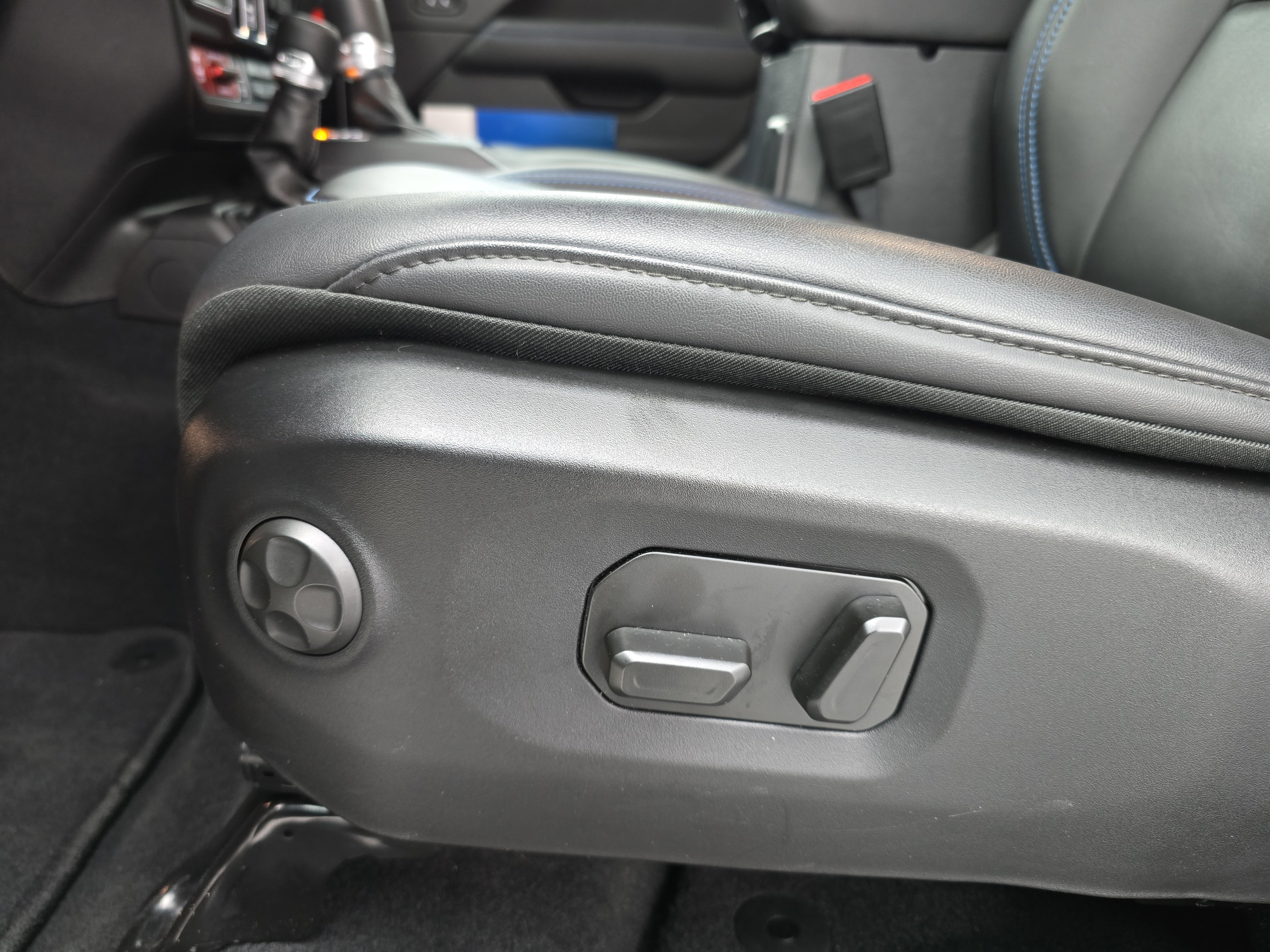 Used 2024 Jeep Wrangler Unlimited Rubicon 4xe w/ Technology Group image 28