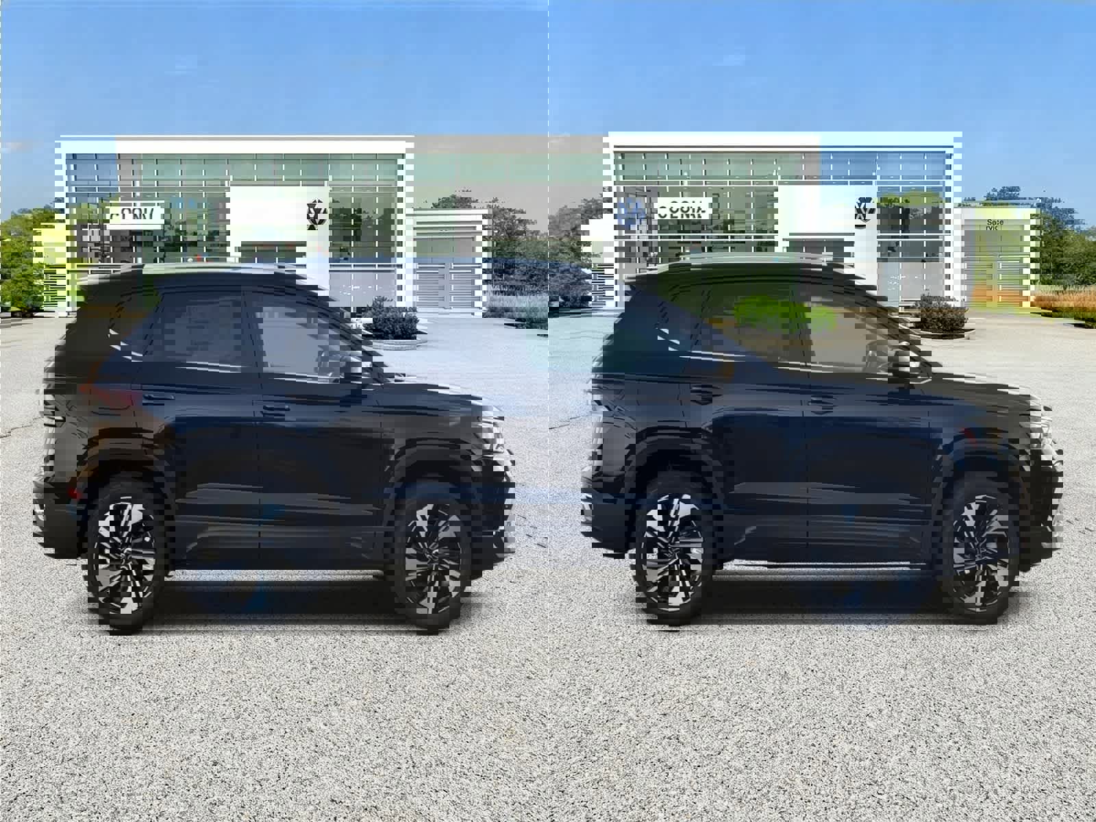 New 2026 Volkswagen Taos SE image 6