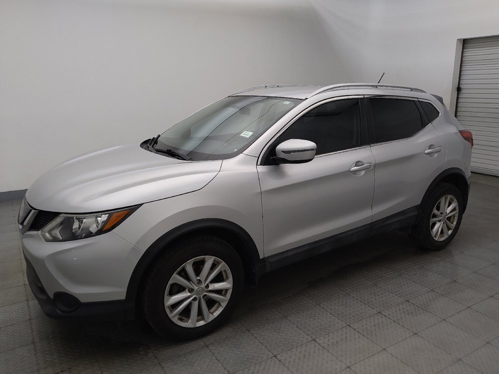Used 2018 Nissan Rogue Sport SV FWD image 2