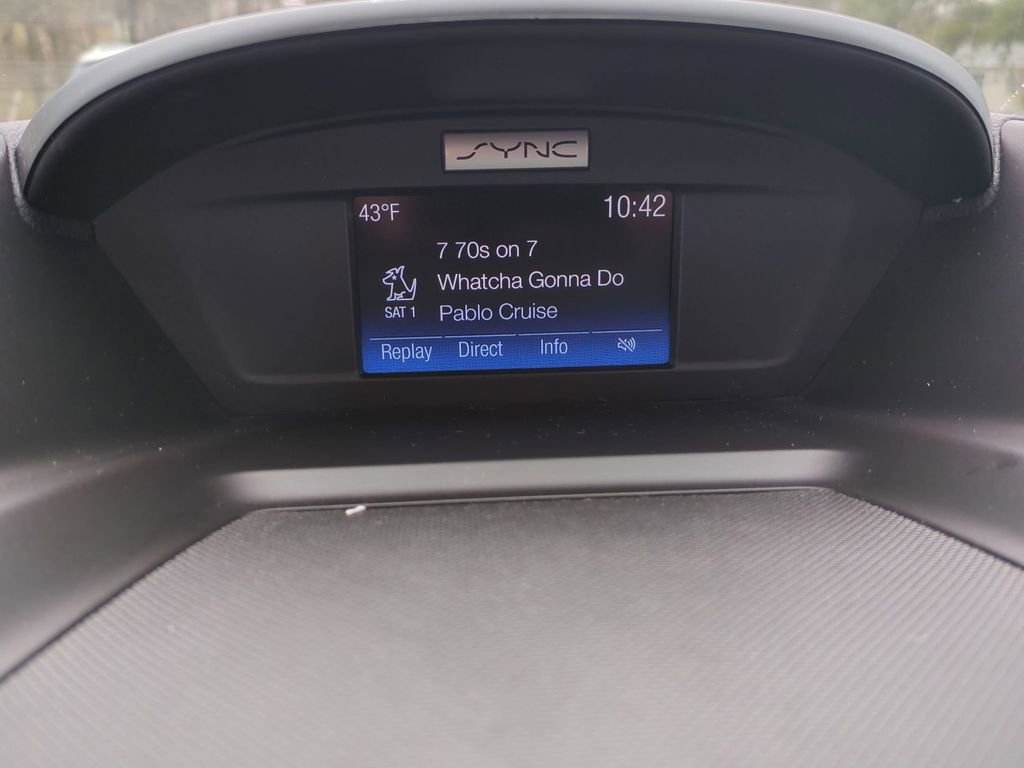 Used 2017 Ford Escape SE w/ SE Sport Appearance Package image 24